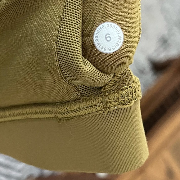 Lululemon Energy Bra *High Neck - Picture 4 of 4